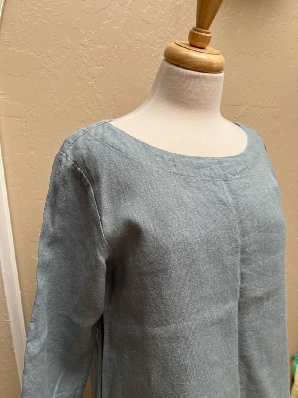 notPERFECTLINEN January Top in Aqua Green Linen, S/M - Picture 3 of 7
